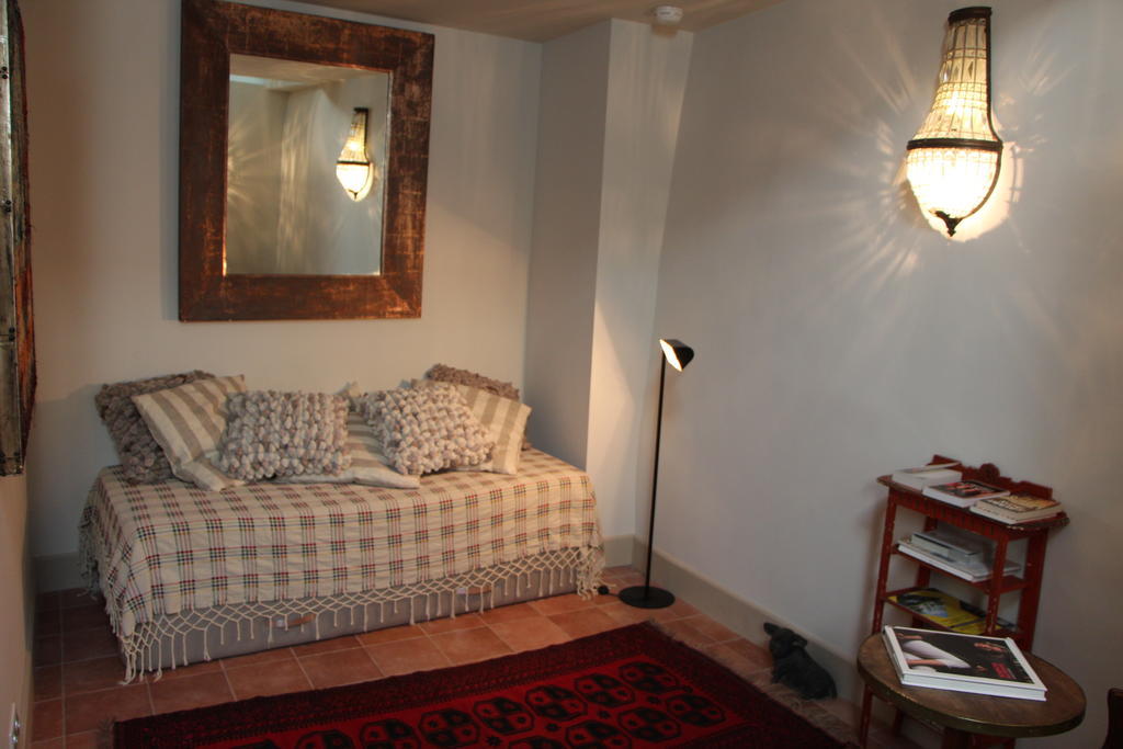 La Petite Hostellerie 于泽斯 外观 照片