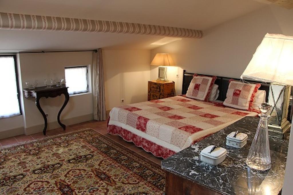 La Petite Hostellerie 于泽斯 外观 照片